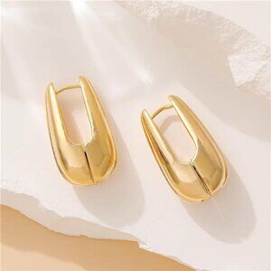 Square Gold Hoop Earrings – Chunky Geometric Statement Jewelry